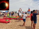 En Mazatlán, la gente esperó el momento del eclipse con emoción, al ritmo de la música banda y con diferentes actividades astronómicas.