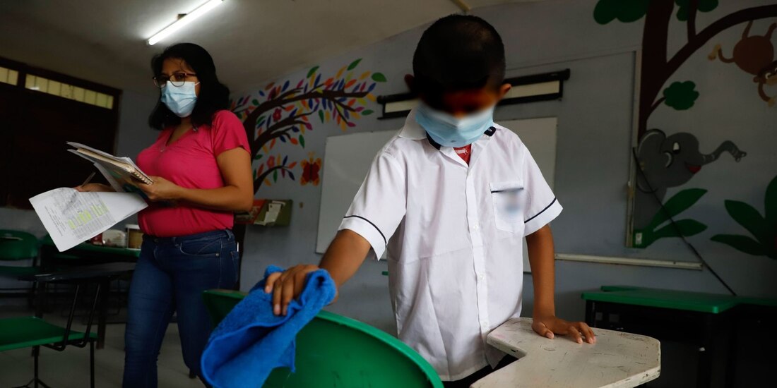 Escuelas son espacios seguros con riesgo mínimo de contagio: Delfina Gómez