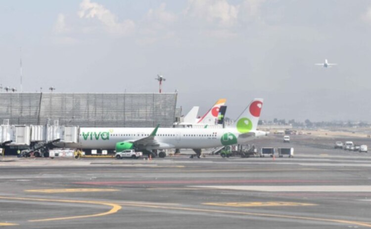 Aerolíneas comerciales en el Aeropuerto Internacional de la CDMX, en imagen de archivo.