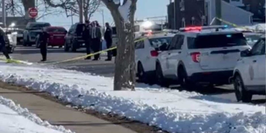 Un muerto y dos heridos, saldo de un nuevo tiroteo afuera de una secundaria en EU