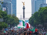 Ángel de la Independencia también ya está lleno por el México vs Ecuador.