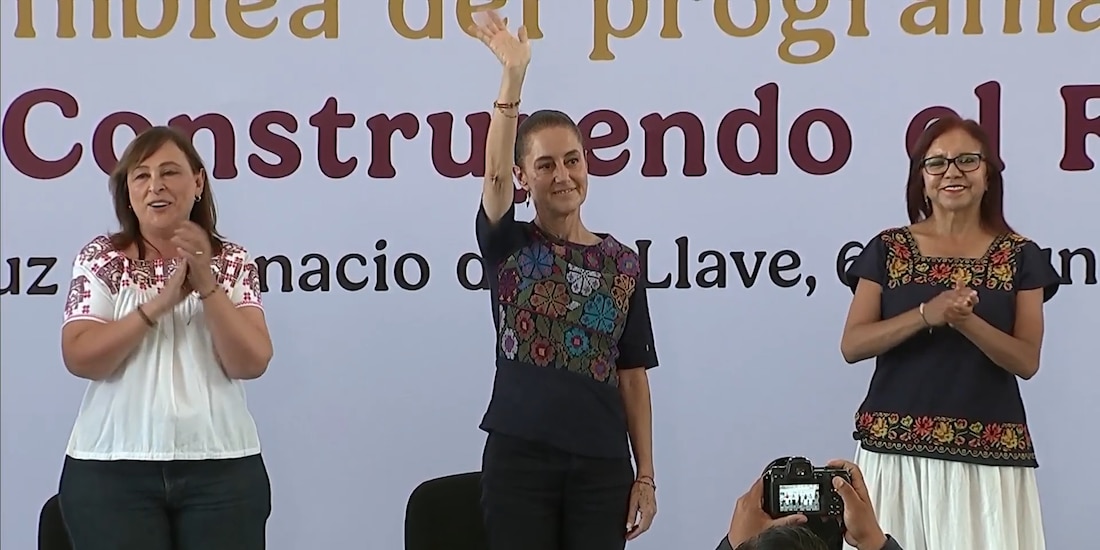 La presidenta Claudia Sheinbaum Pardo encabeza la asamblea del programa Jóvenes Construyendo el Futuro en Xalapa, Veracruz.