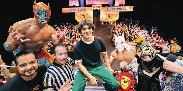 IÑAKI GODOY, después de enfrentarse con algunos luchadores durante su visita.