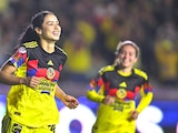 Scarlett Camberos festejando triplete ante el Gotham FC.