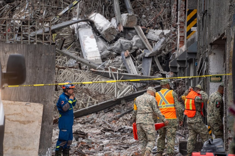 Colapso parcial de un edificio ubicado sobre la calzada San Antonio Abad, alcaldía Cuauhtémoc de la Ciudad de México, el 9 de marzo de 2026.