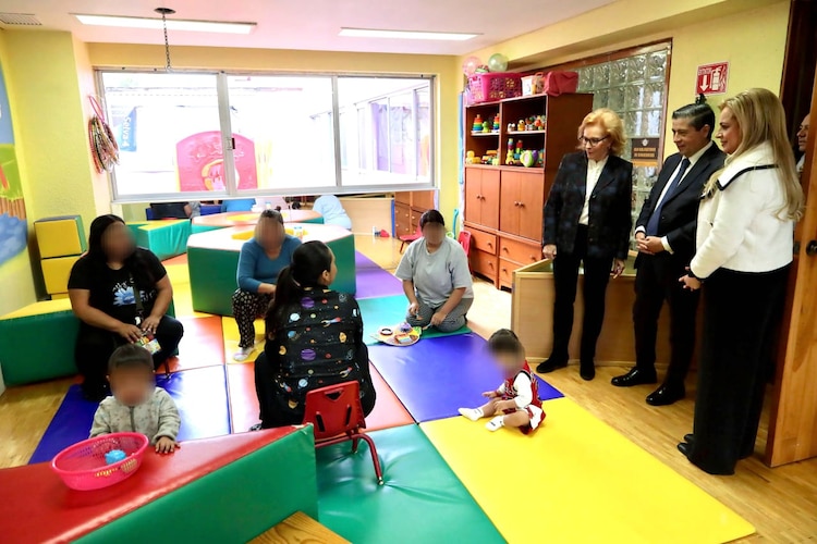 Alcalde Giovani Gutiérrez Aguilar conoció los servicios que brinda la Fundación John Langdon Down.