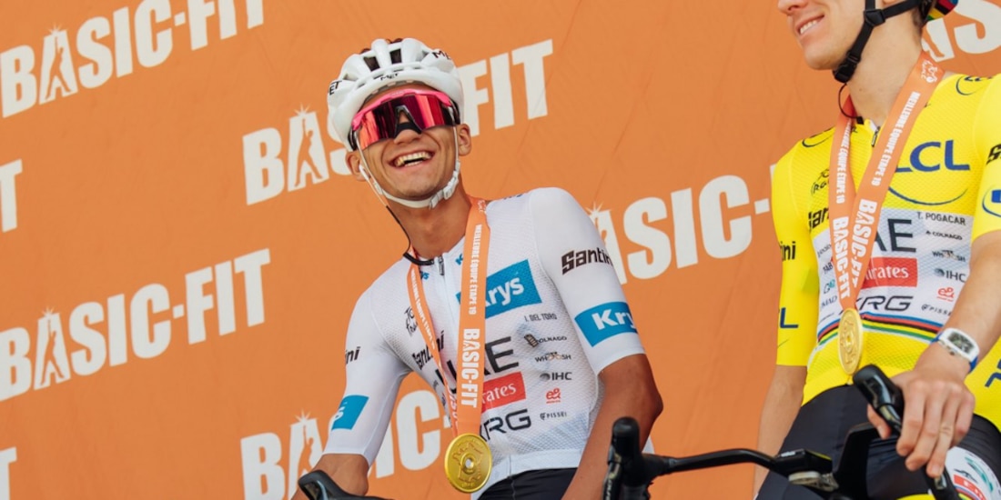Isaac del Toro durante el Tour de France.