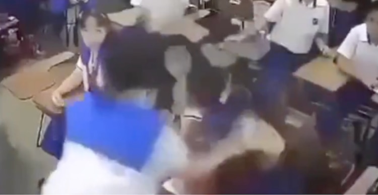 Estudiante de Filipinas apuñala a siete compañeros