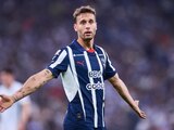 Sergio Canales en un partido con Monterrey