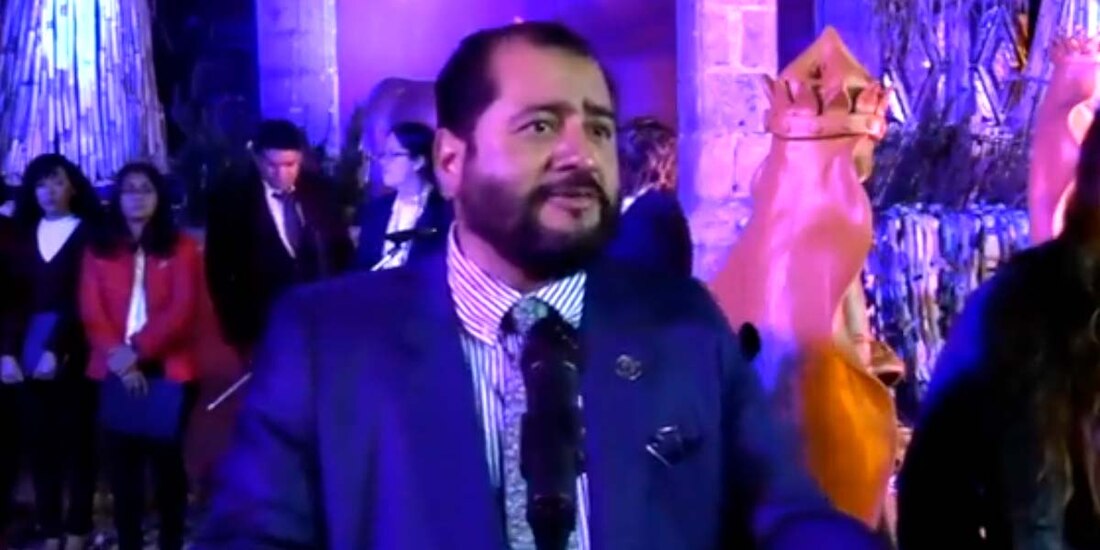 Obdulio Ávila Mayo en la presentación del nacimiento navideño en Coyoacán