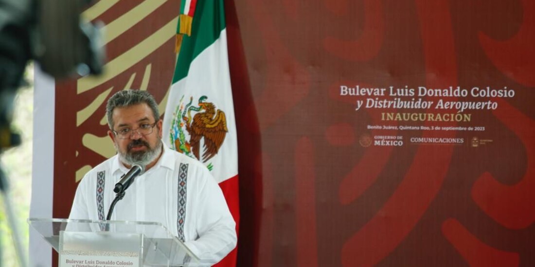 Jorge Nuño Lara, titular de la SICT, encabezó la entrega de dos obras públicas.