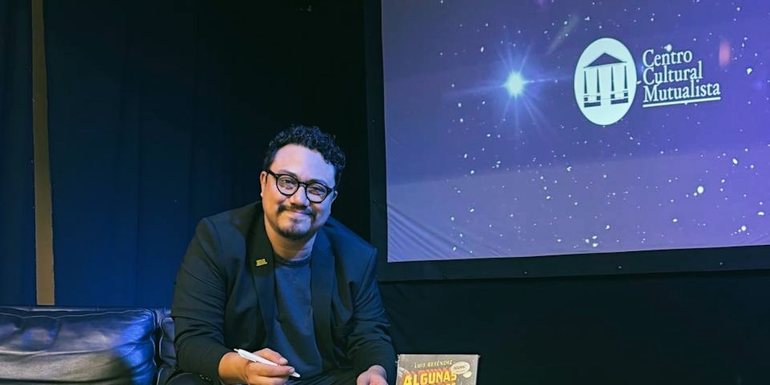 El escritor, durante una presentación de su libro.