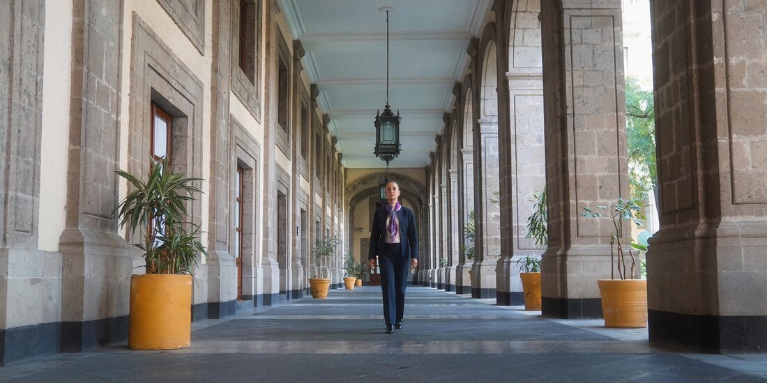 Sheinbaum reafirma su compromiso de "servir al pueblo" desde Palacio Nacional