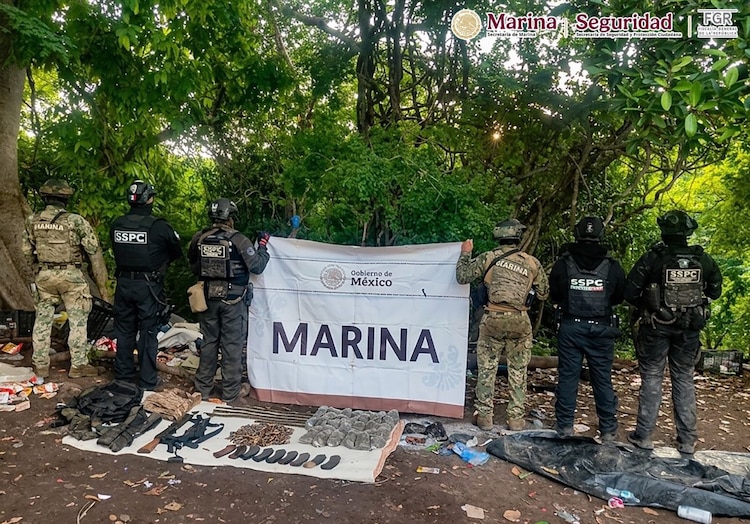 Operativos permitieron el desmantelamiento de un "narco campamento" en Sinaloa.
