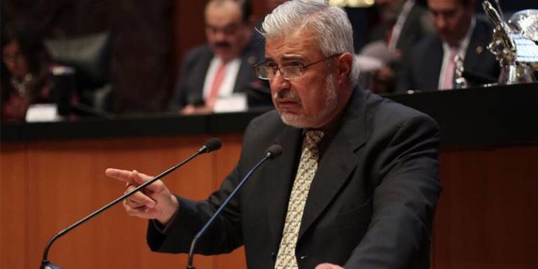 PAN denuncia ante la FGR a José Narro; senador acusa que es un montaje para afectarlo.