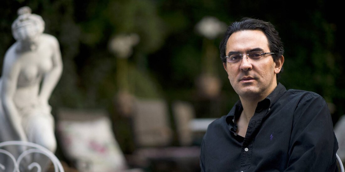 Juan Gabriel Vásquez es reconocido por su novela “Volver la vista atrás”.