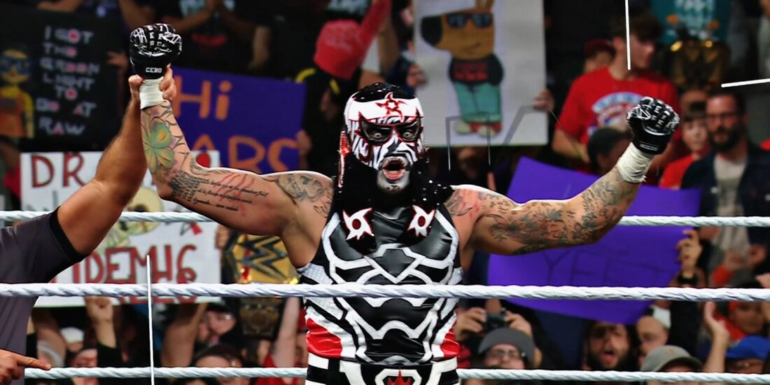 Penta Zero Miedo en una de sus luchas de WWE