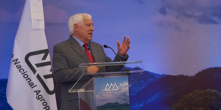 Villalobos Arámbula expuso la importancia de reforzar políticas públicas y programas para alcanzar un mejor aprovechamiento del agua.