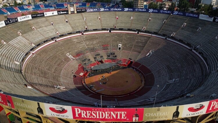 La Monumental Plaza de Toros México se fundó un día como hoy.
