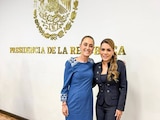 La gobernadora de Guerrero, Evelyn Salgado Pineda, y la presidenta de México, Claudia Sheinbaum Pardo, durante la sesión del Gabinete de Seguridad Nacional en Palacio Nacional.
