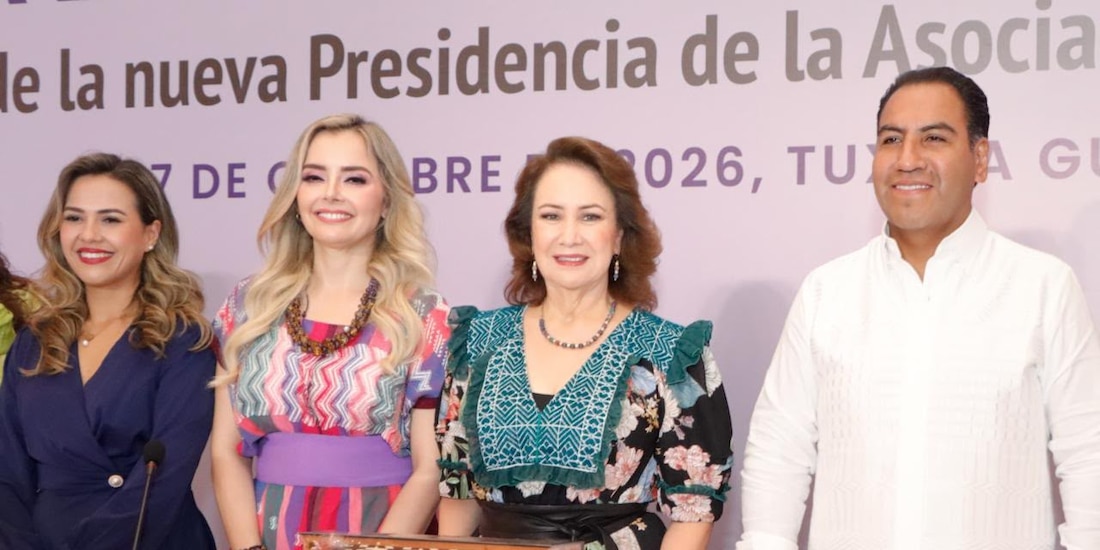 Al centro, la ministra de la SCJN, Yasmín Esquivel Mossa.