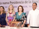 Al centro, la ministra de la SCJN, Yasmín Esquivel Mossa.