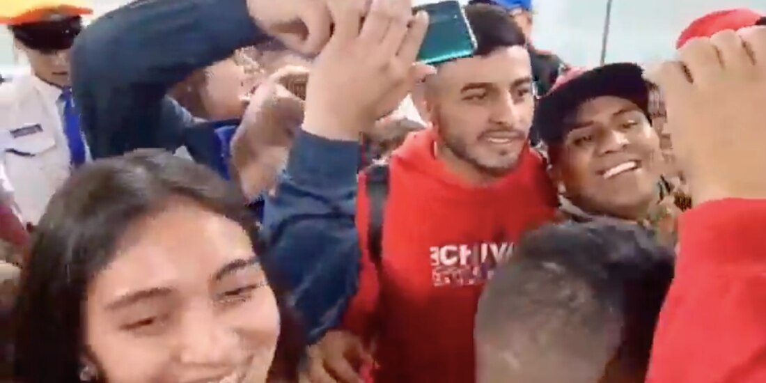 Alexis Vega es es recibido como héroe en la CDMX