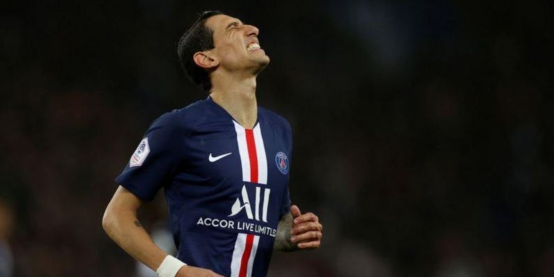 El argentino Angel Di María se lamenta en un partido.