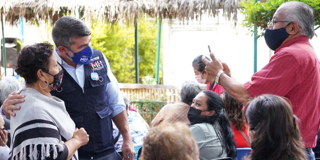 Alcaldía Miguel Hidalgo festeja Día del Adulto Mayor.