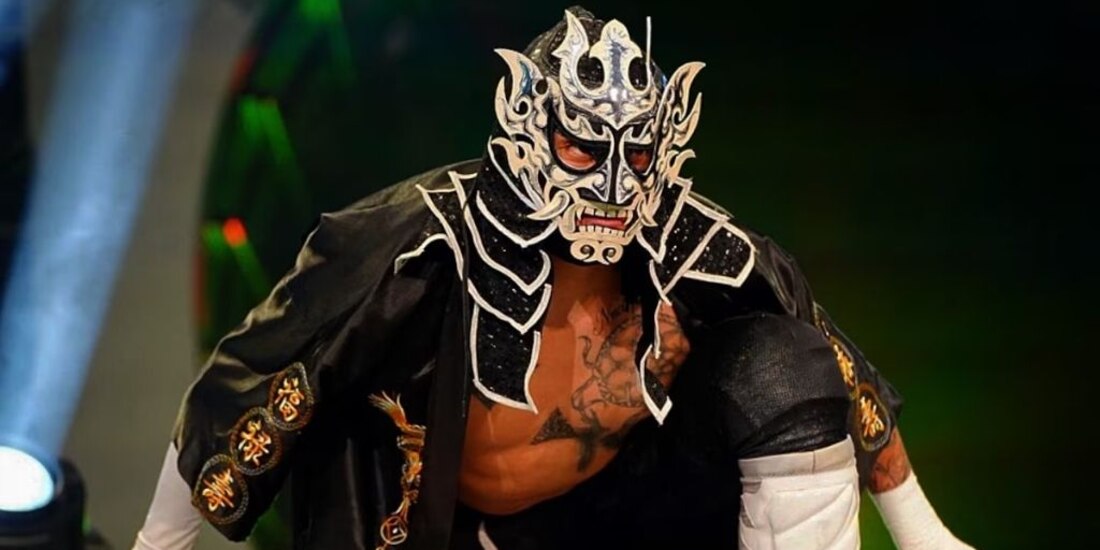 WWE confirma la llegada de Rey Fénix a la compañia.
