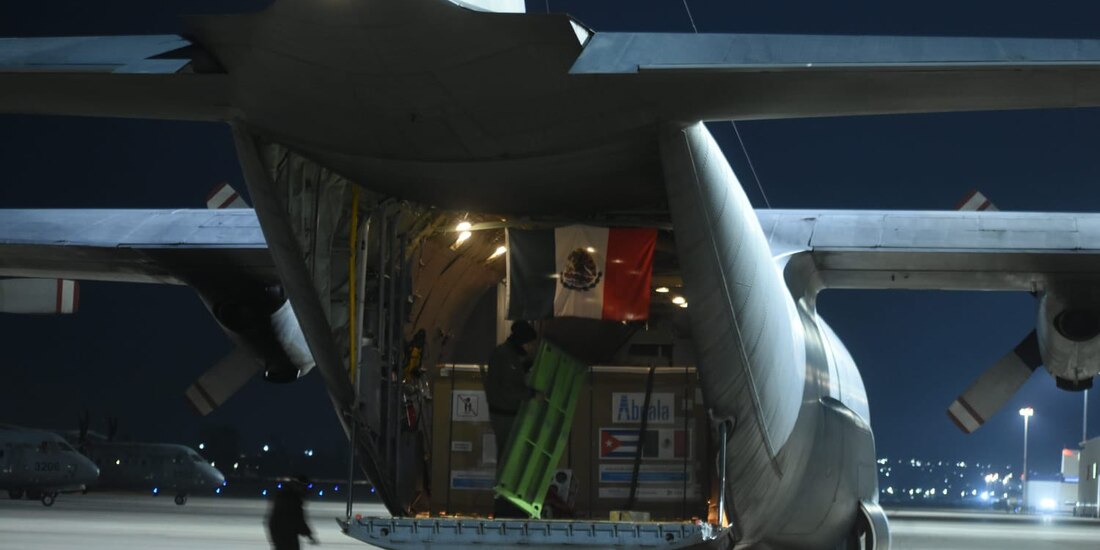 Llega nuevo cargamento de vacunas COVID al AIFA.