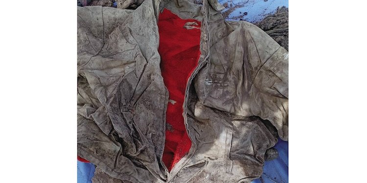 Chamarra beige con forro de peluche.