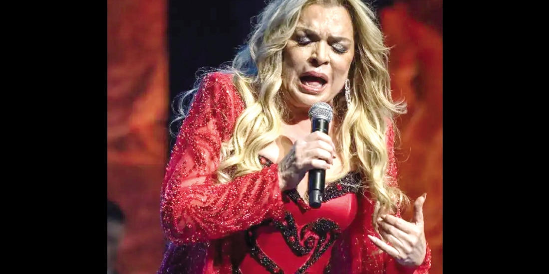Ednita Nazario, durante un concierto