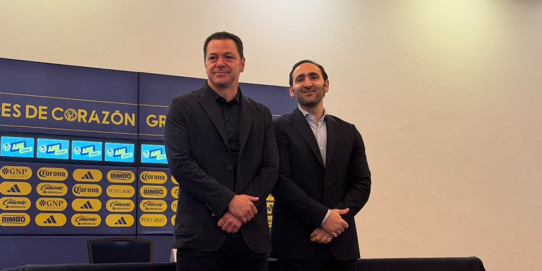 Directivos del América en una conferencia de prensa