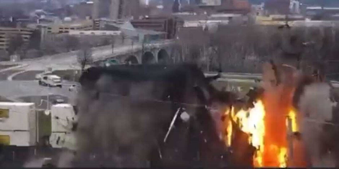 La imagen muestra el momento del estallido en una fábrica de Chocolates