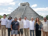 Joaquín Díaz Mena impulsa mejores condiciones para artesanas y artesanos en Chichén Itzá.
