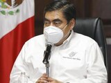 El gobernador del estado de Puebla, Miguel Barbosa.