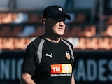 Javier Aguirre en su primer entrenamiento con el Valencia