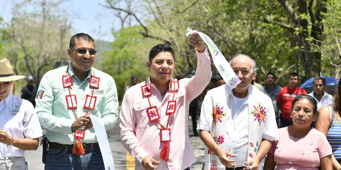 En la imagen, el Gobernador constitucional de SLP.