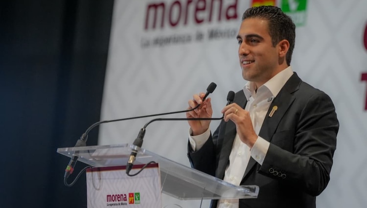 "Lo hago con humildad, con compromiso y un profundo amor", indicó Gino Segura.