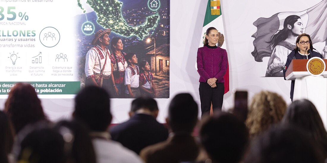 La presidenta Claudia Sheinbaum, en conferencia, ayer.