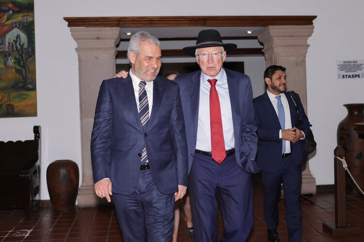 Relación comercial entre Michoacán y EE. UU. destaca en exportación de aguacate, especialmente para el Super Bowl.