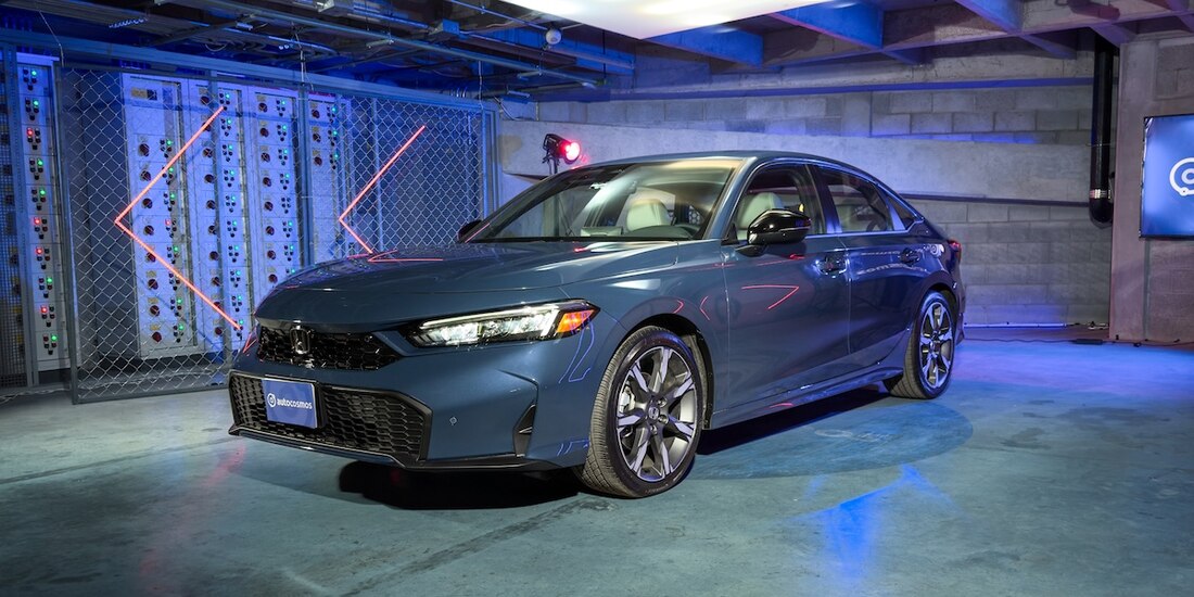 Honda Civic Híbrido 2025, precios y
versiones.