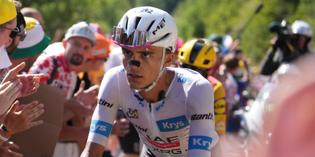 Isaac del Toro durante el Tour de France.