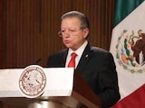 Arturo Zaldívar expresa su respeto hacia labor de periodistas; “son parte esencial de la democracia”, afirma