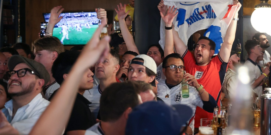 Aficionados de la selección de Inglaterra en un bar de la colonia Juárez, el 17 de junio de 2026.