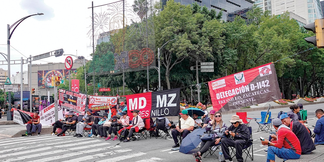 BLOQUEO del magisterio sobre Paseo de la Reforma y avenida Bucareli, ayer