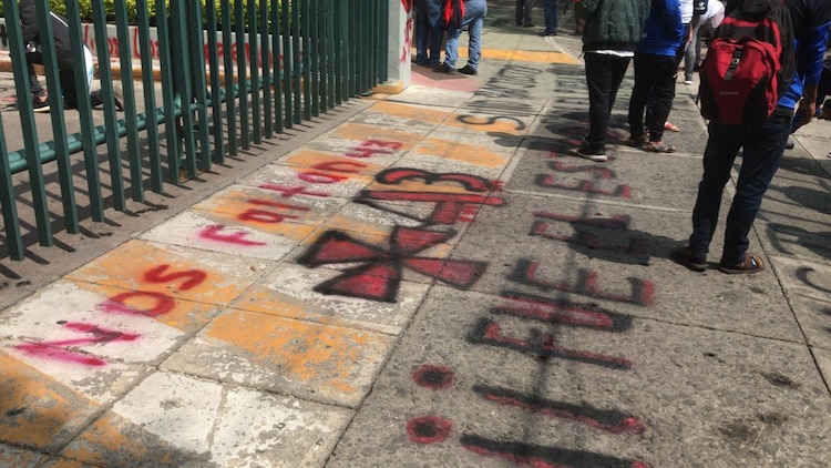 Pintas en inmediaciones del CJF.