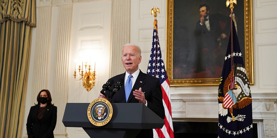Joe Biden, presidente de Estados Unidos, duplicó su objetivo original de vacunas contra COVID-19.