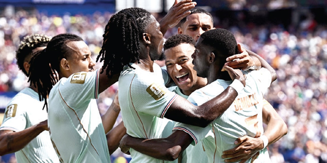 DEMBÉLÉ festeja el triunfo de Francia, ayer.